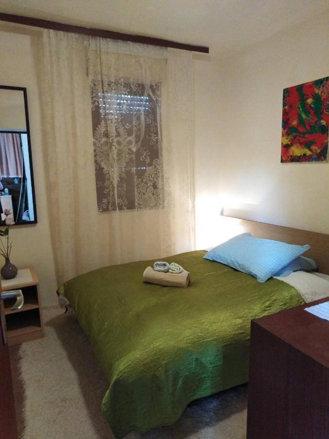 Вилла Pero Apartman Сукошан Экстерьер фото